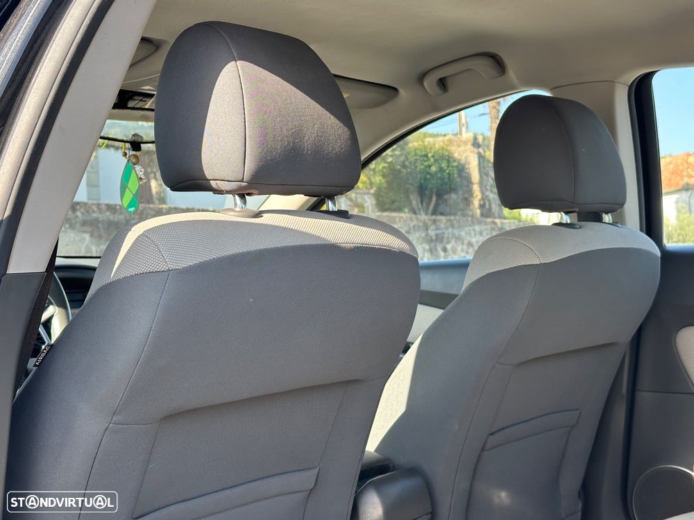 Chevrolet Cruze 1.6 LS - 21