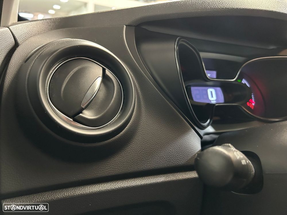 Renault Captur 1.5 dCi Exclusive — fotografia 36