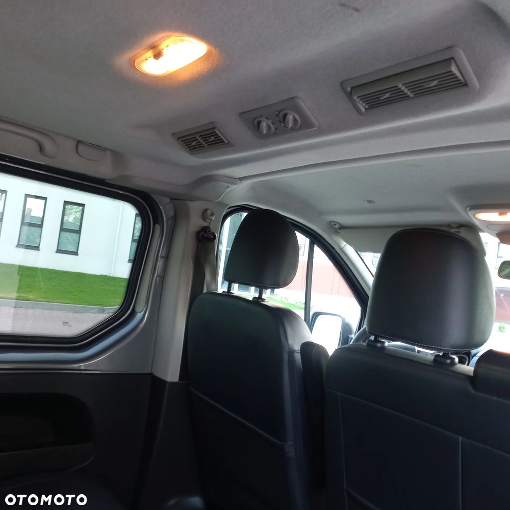 Opel Vivaro L2H1 2,9t Elegance Business - 19