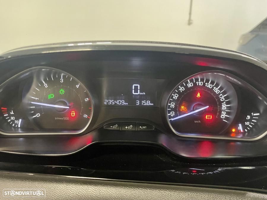 Peugeot 208 1.6 BlueHDi Allure - 9