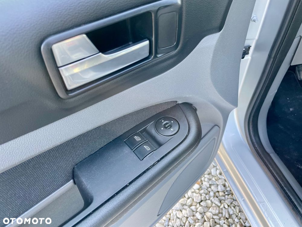 Ford Focus 1.6 16V Fun - 24