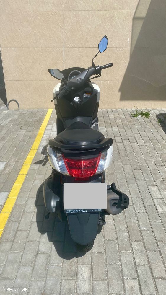 Yamaha NMAX - 1