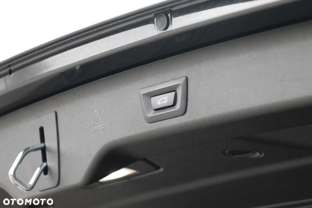 BMW Seria 5 530e xDrive M Sport sport - 9