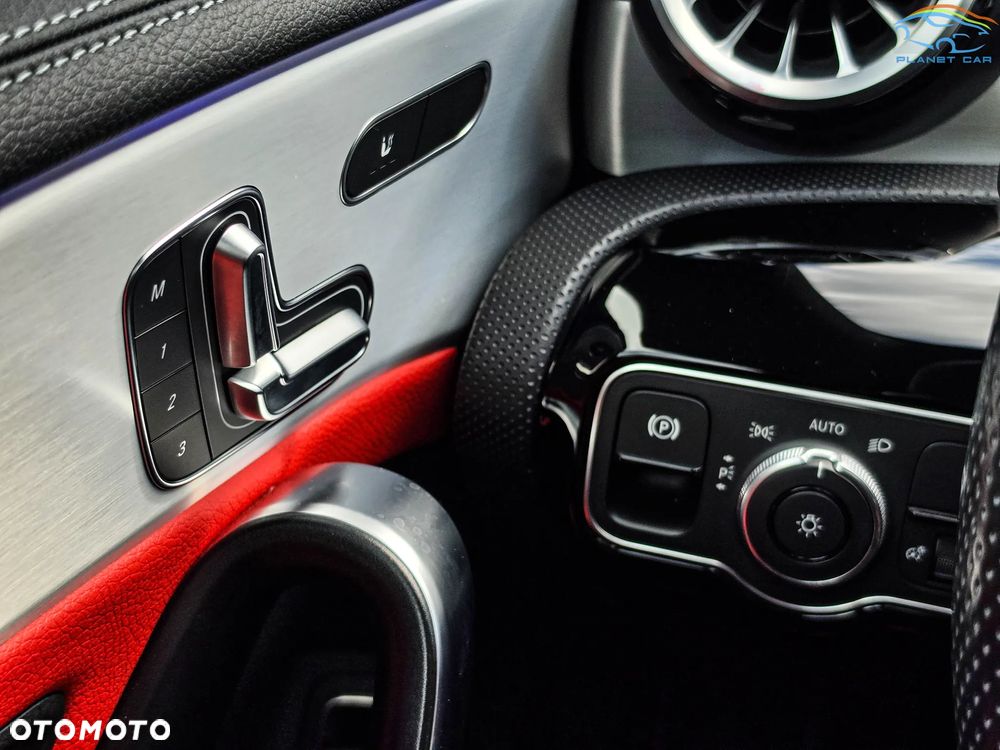 Mercedes-Benz CLA 200 AMG Line 7G-DCT - 33