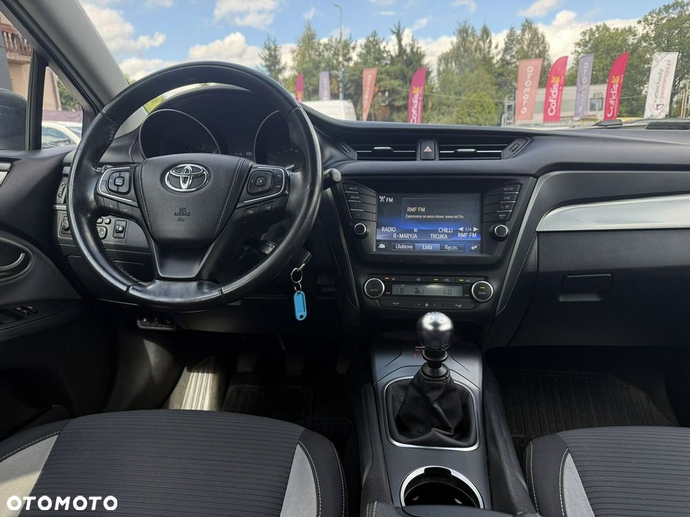 Toyota Avensis - 14