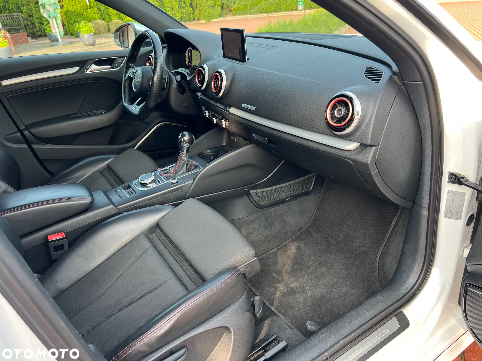 Audi S3 TFSI Sportback quattro S tronic - 13