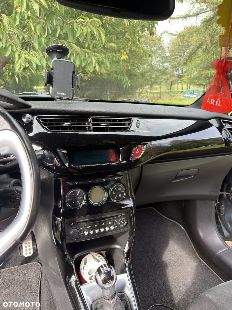 Citroën DS3 1.6 HDi SoChic - 11