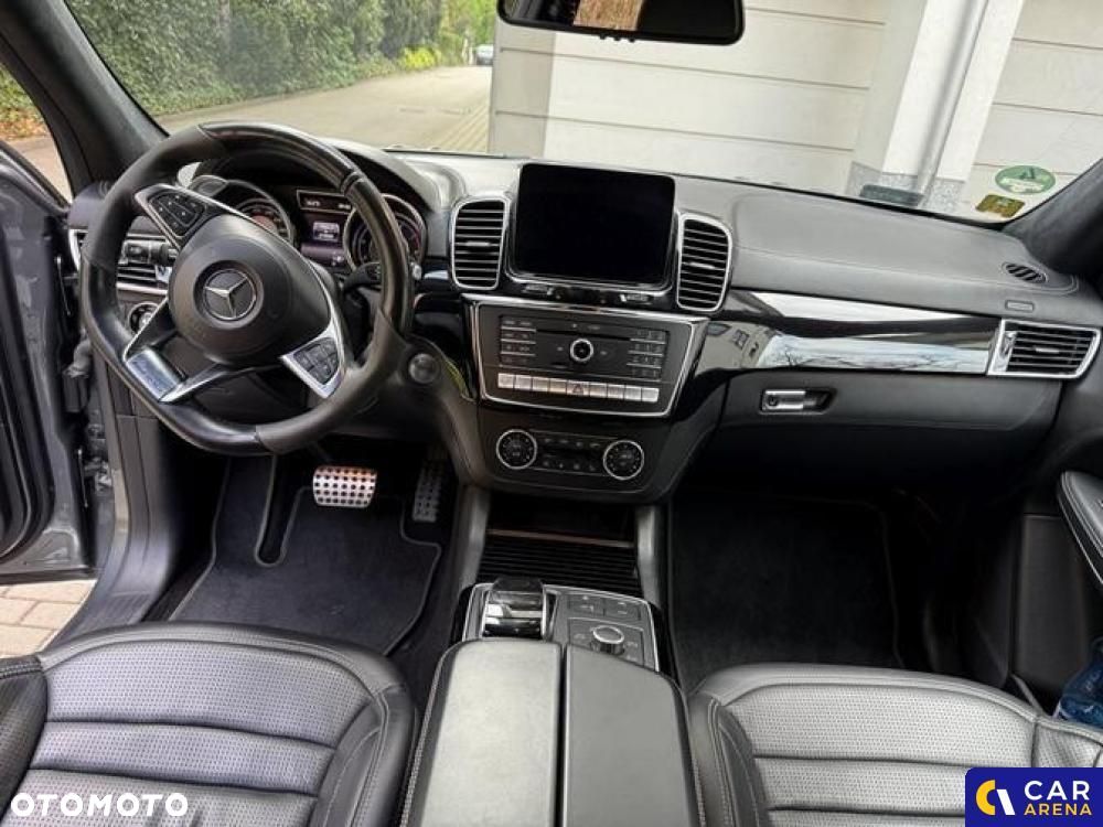 Mercedes-Benz GLS - 20