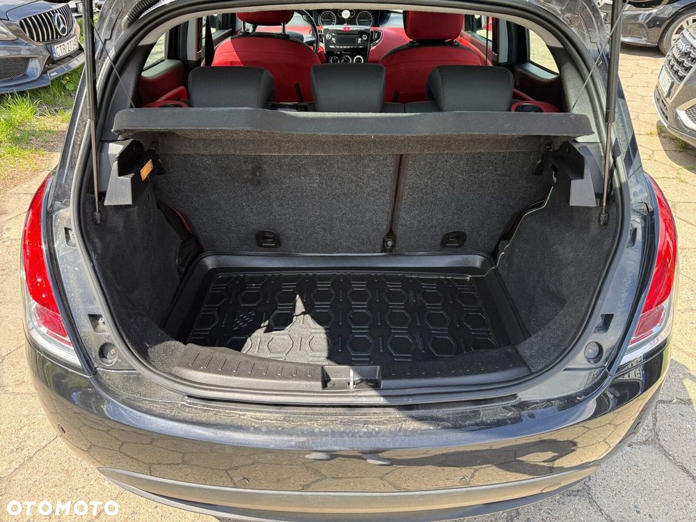 Lancia Ypsilon - 9