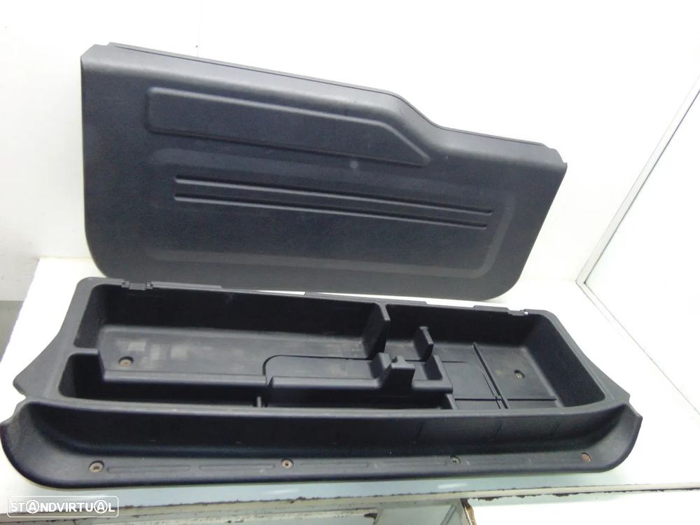 Mitsubishi Pajero caixa arrumos mala - 2