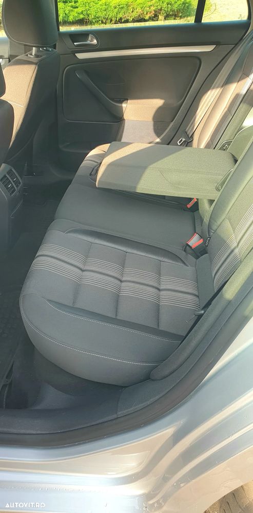 Volkswagen Golf 1.6 TDI DPF MATCH - 7