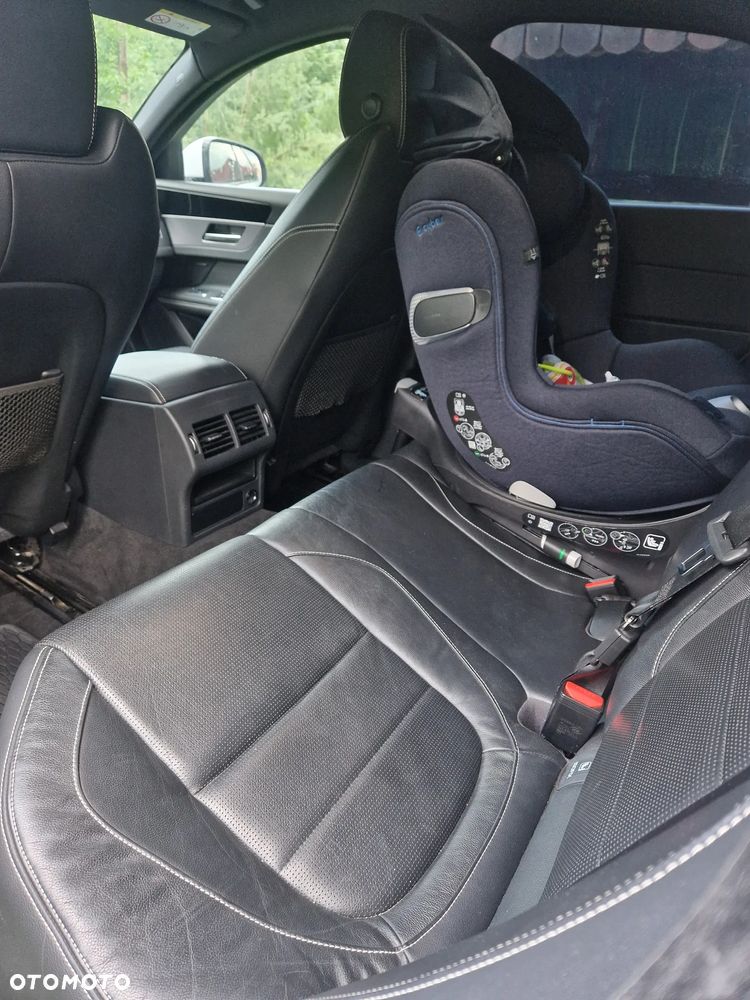 Jaguar XF 2.0 i4D R-Sport - 9