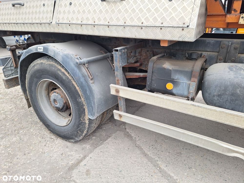 Versalift 1824 4X4 + Kropice + Sypač - 40