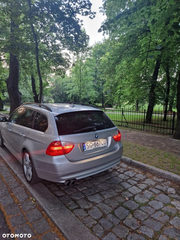 BMW Seria 3 325i - 21