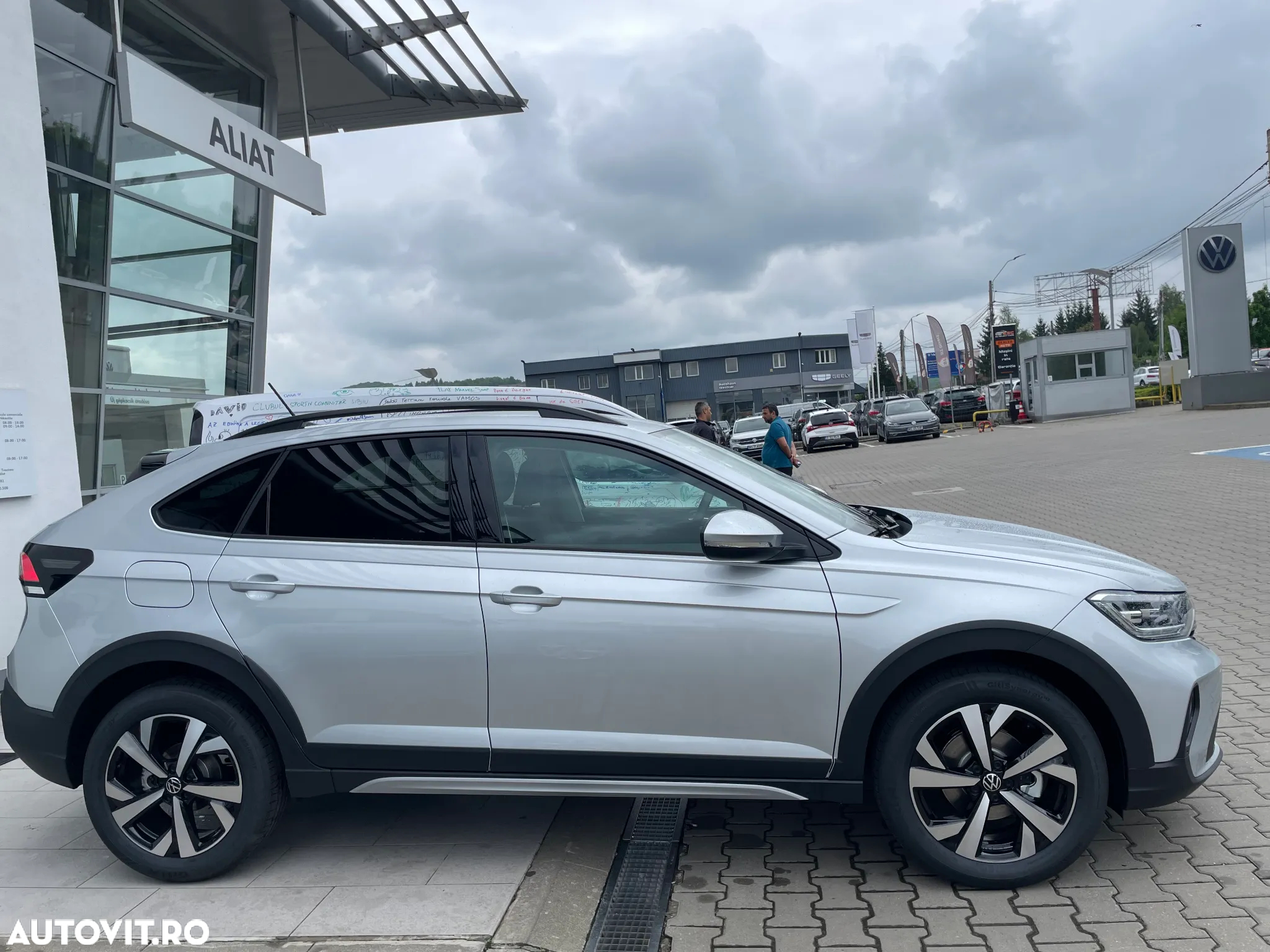 Volkswagen Taigo 1.0 TSI Life - 3