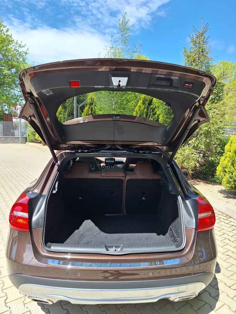 Mercedes-Benz GLA 220 CDI 4MATIC 7G-DCT - 30