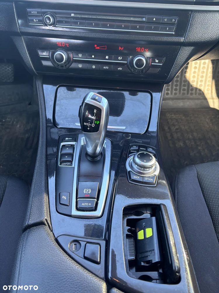 BMW Seria 5 520d - 27