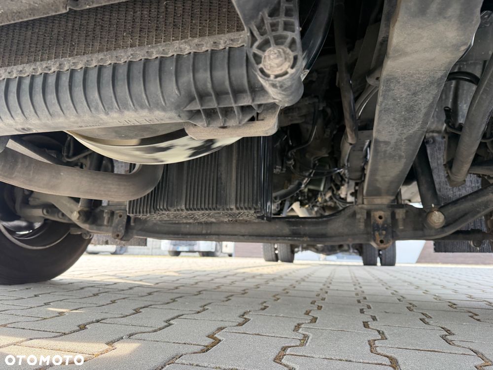 MAN TGL 12.220 / KONTENER + WINDA / 117 000 KM / ROLETA / TYŁ PODUSZKA / Z FRANCJI / STAN BDB / / / - 37