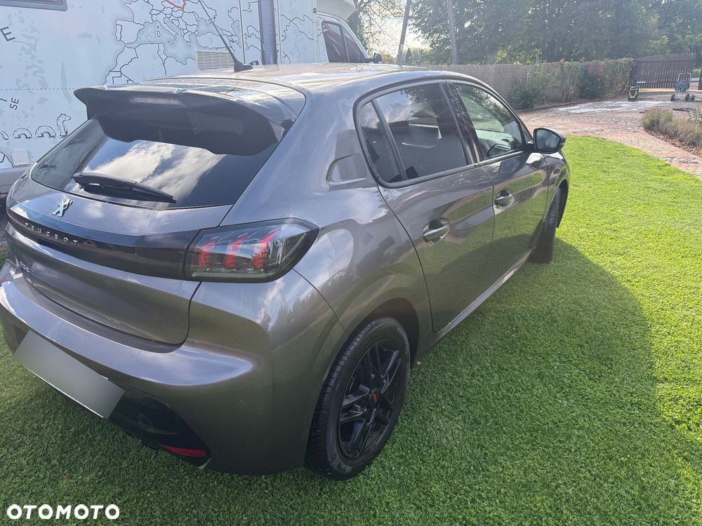 Peugeot 208 - 12
