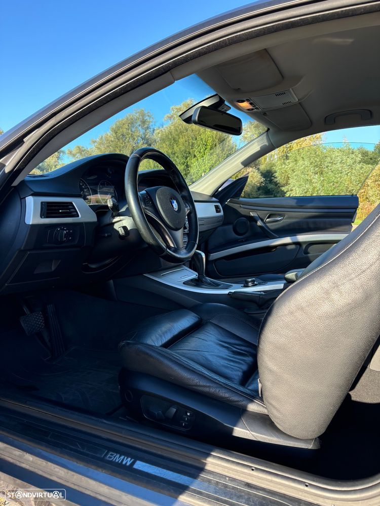 BMW 320 d Coupe Auto - 14