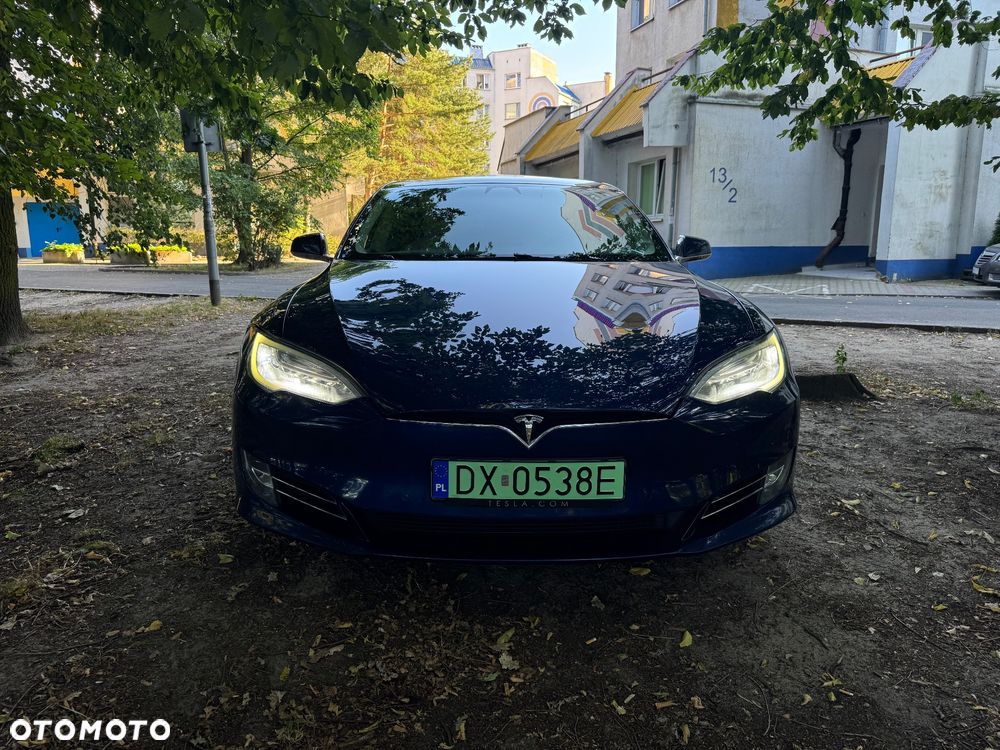 Tesla Model S - 7
