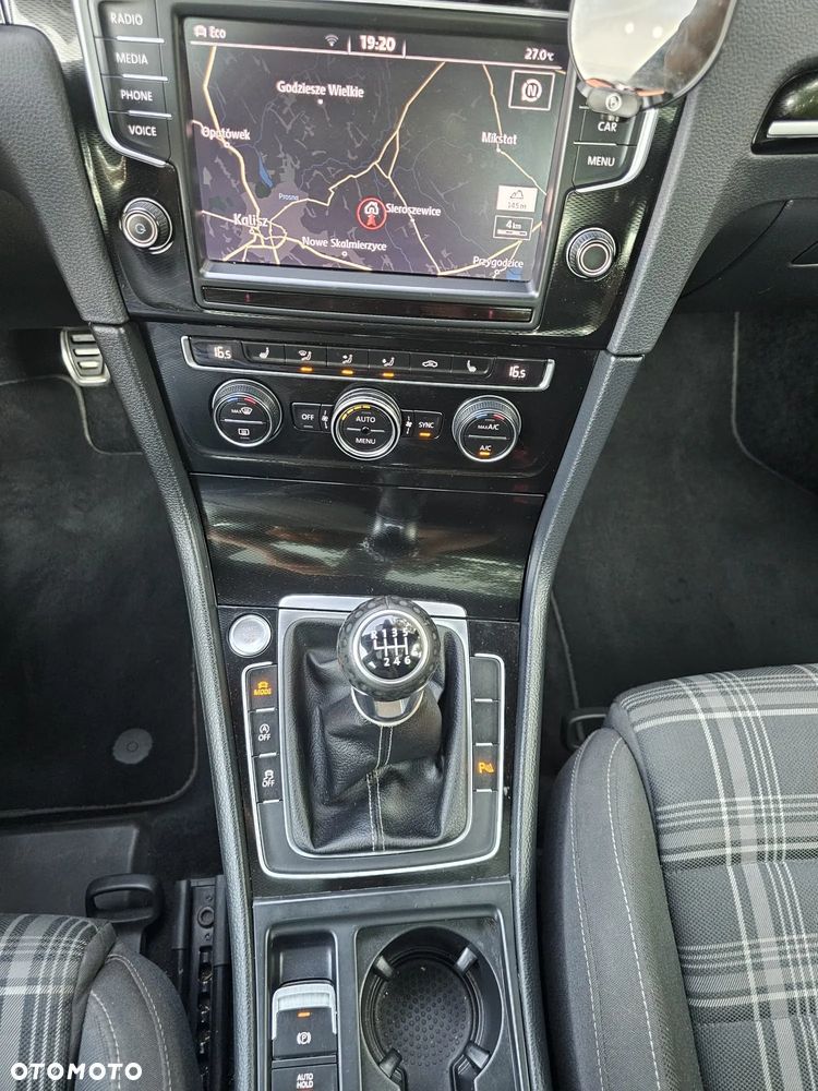 Volkswagen Golf - 20