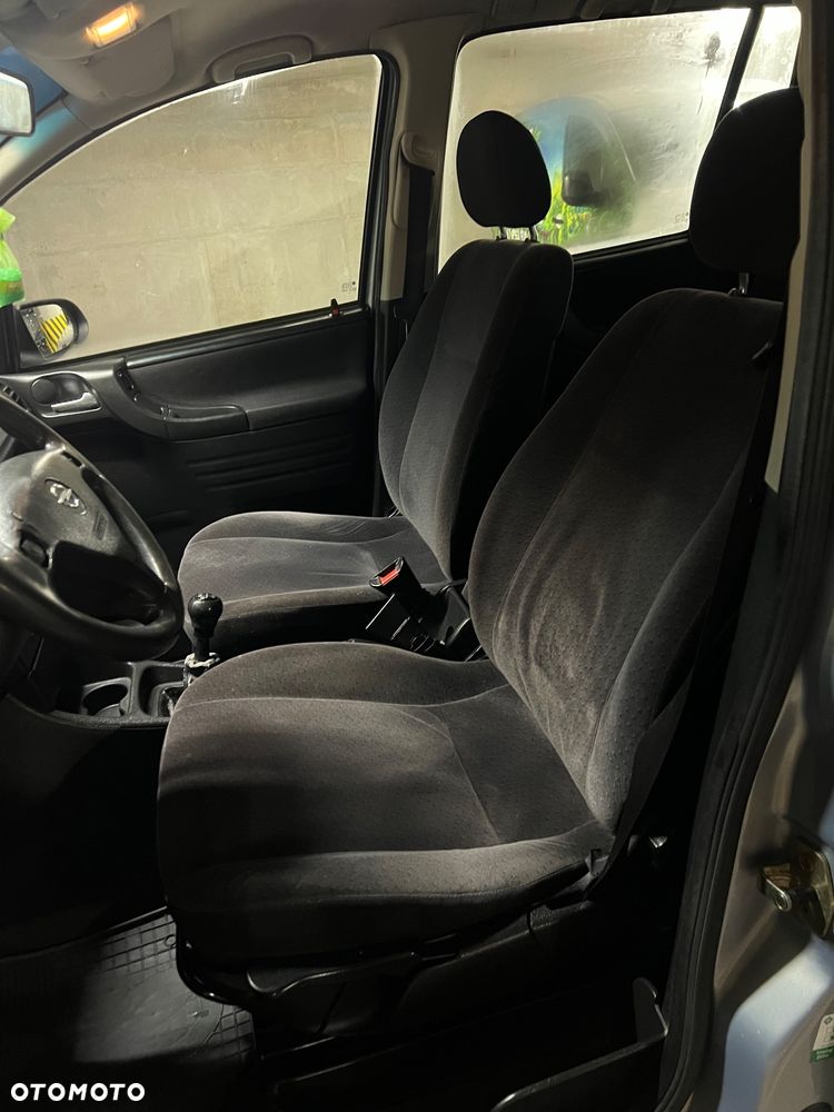 Opel Zafira - 13