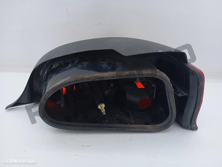 Farolim Trás Painel Esquerdo  Citroen Saxo [1996_2004] 1.1 X, S - 2