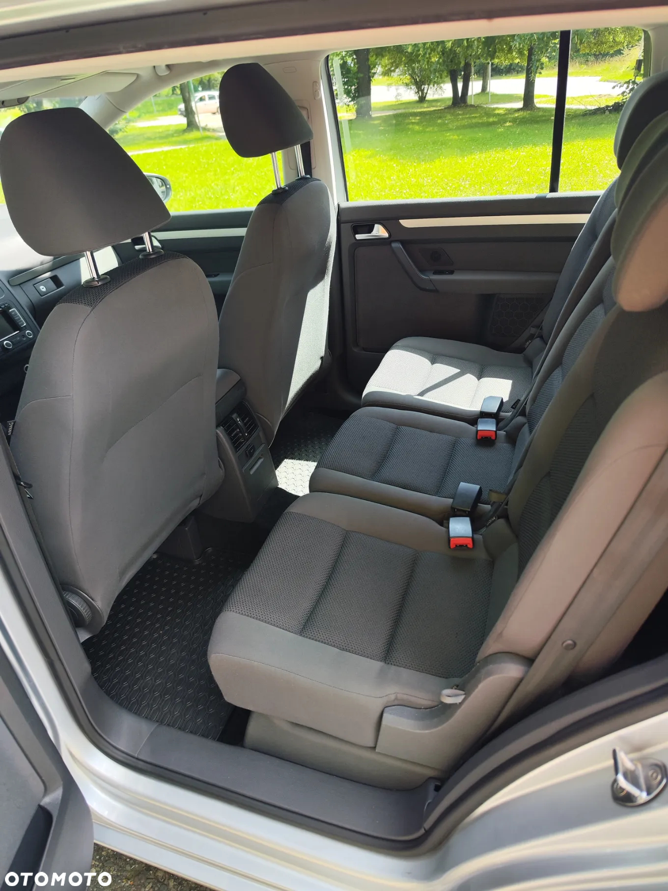 Volkswagen Touran - 17