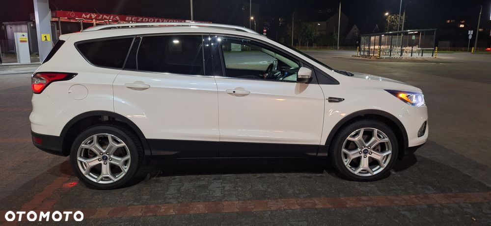 Ford Escape 2.0 EcoBoost AWD Titanium - 36