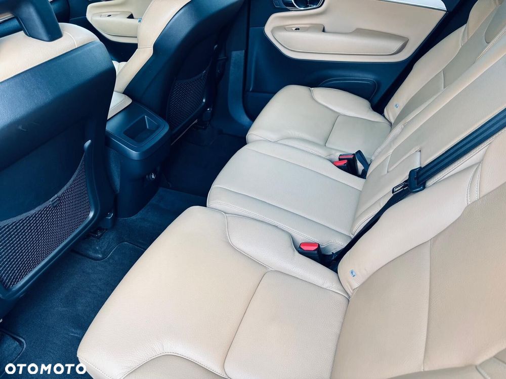 Volvo XC 90 D5 AWD Momentum 7os - 16