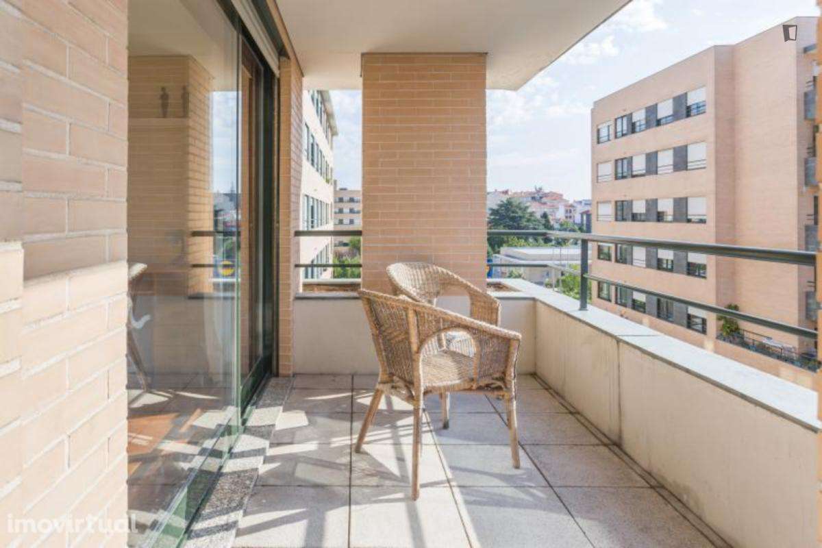 Quarto - localizado em Paranhos Porto - Grande imagem: 5/12