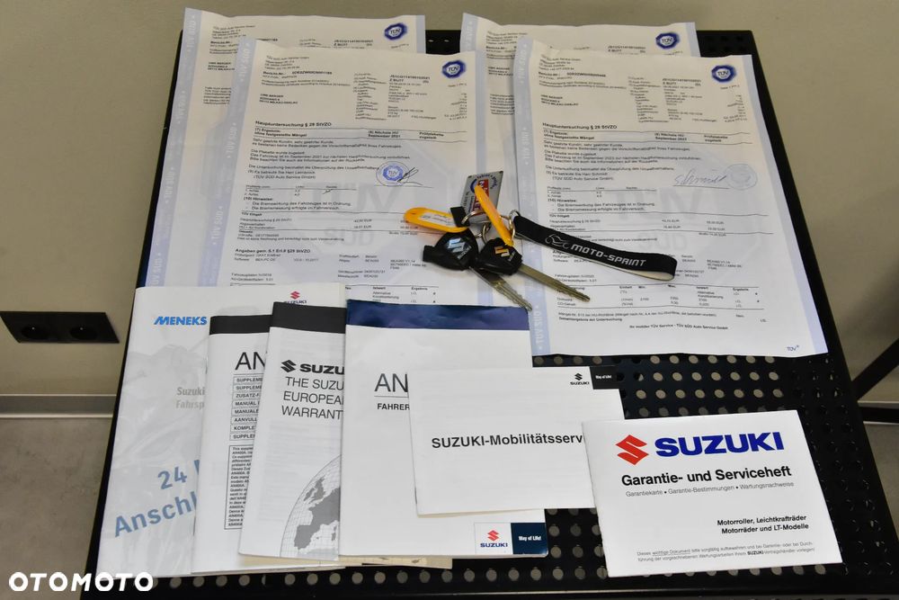 Suzuki Burgman - 17