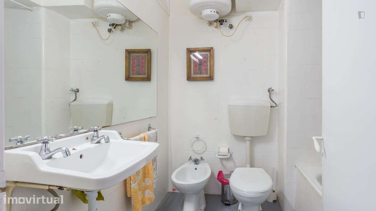 Quarto - localizado em Paranhos Porto - Grande imagem: 3/15