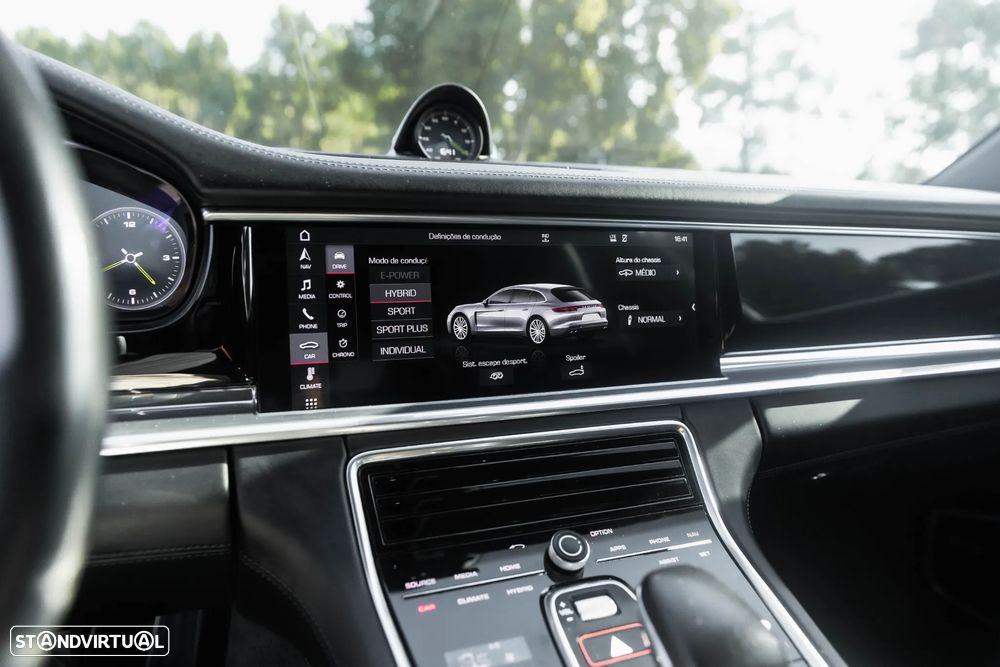 Porsche Panamera Sport Turismo 4 E-Hybrid - 18