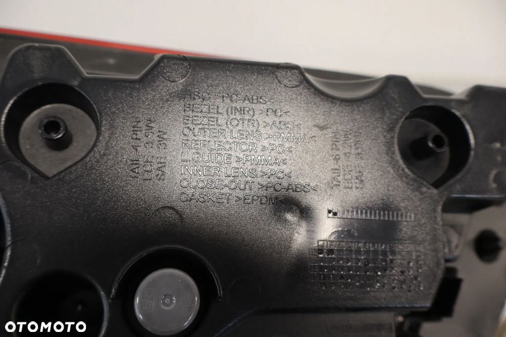 LAMPA TYLNA TYŁ PRAWA W KLAPE JEEP GRAND CHEROKEE IV 4 WK2 LIFT P68142944AJ 2017 - 14