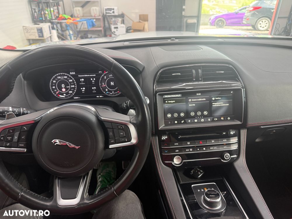 Jaguar F-Pace 20d Aut. R-Sport - 8