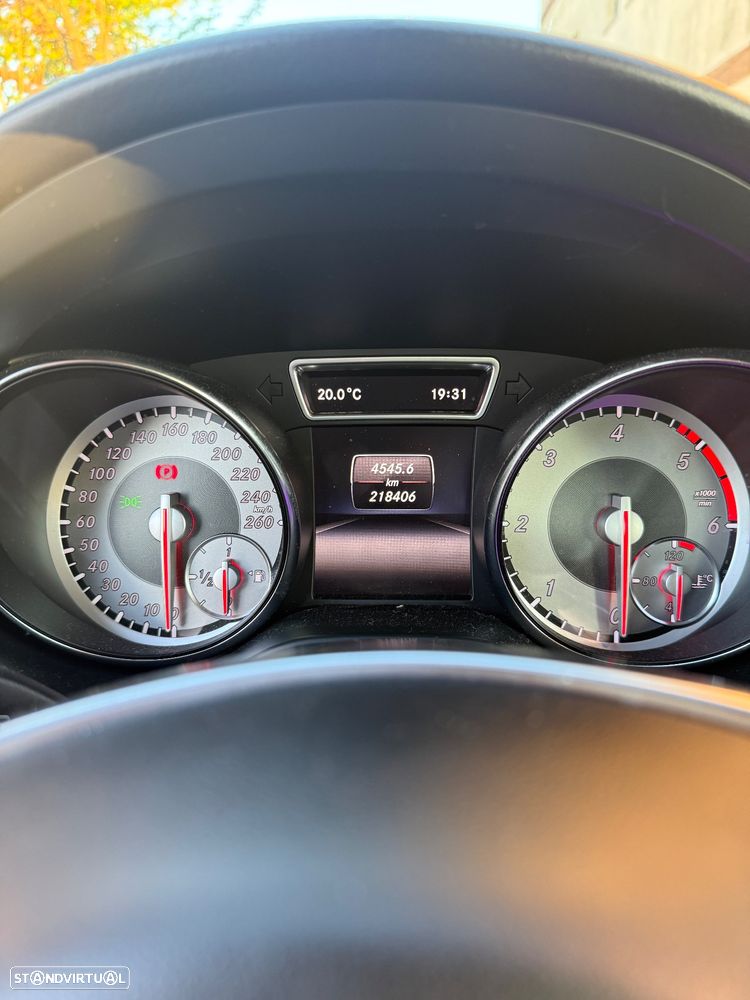 Mercedes-Benz CLA 180 CDI AMG Line - 12