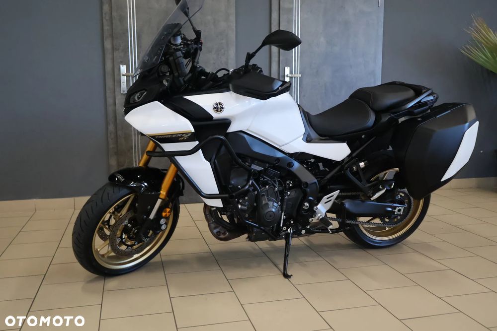 Yamaha MT - 24