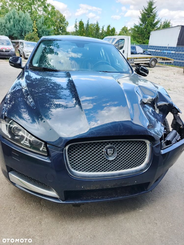 Jaguar XF 2.2 - 7