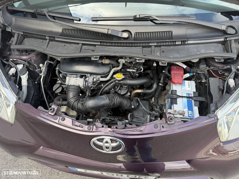 Toyota iQ 1.33 VVT-i 2 MultiDrive EP+NAVI+Bluetooth - 21