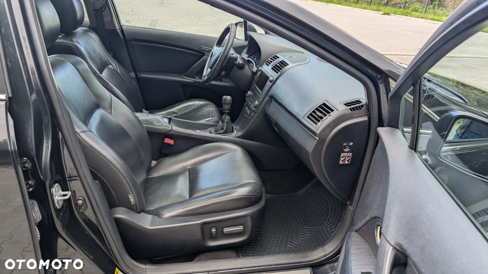 Toyota Avensis 2.0 Prestige NAVI - 11