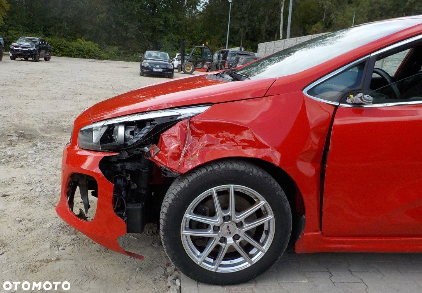 Kia Ceed - 11
