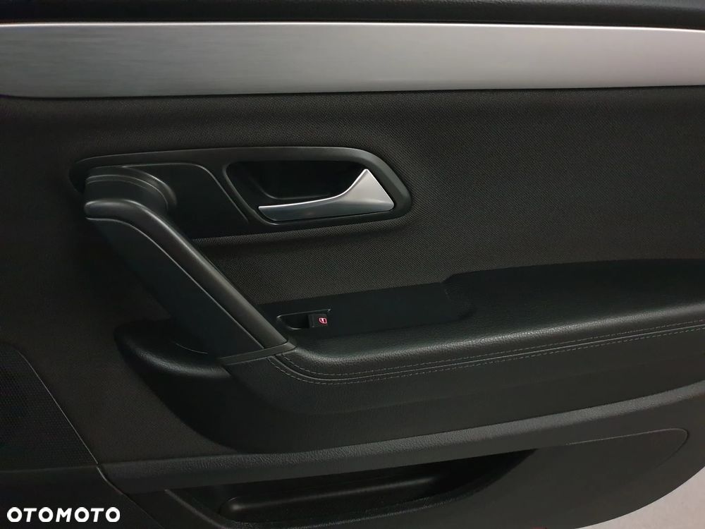 Volkswagen Passat CC - 17