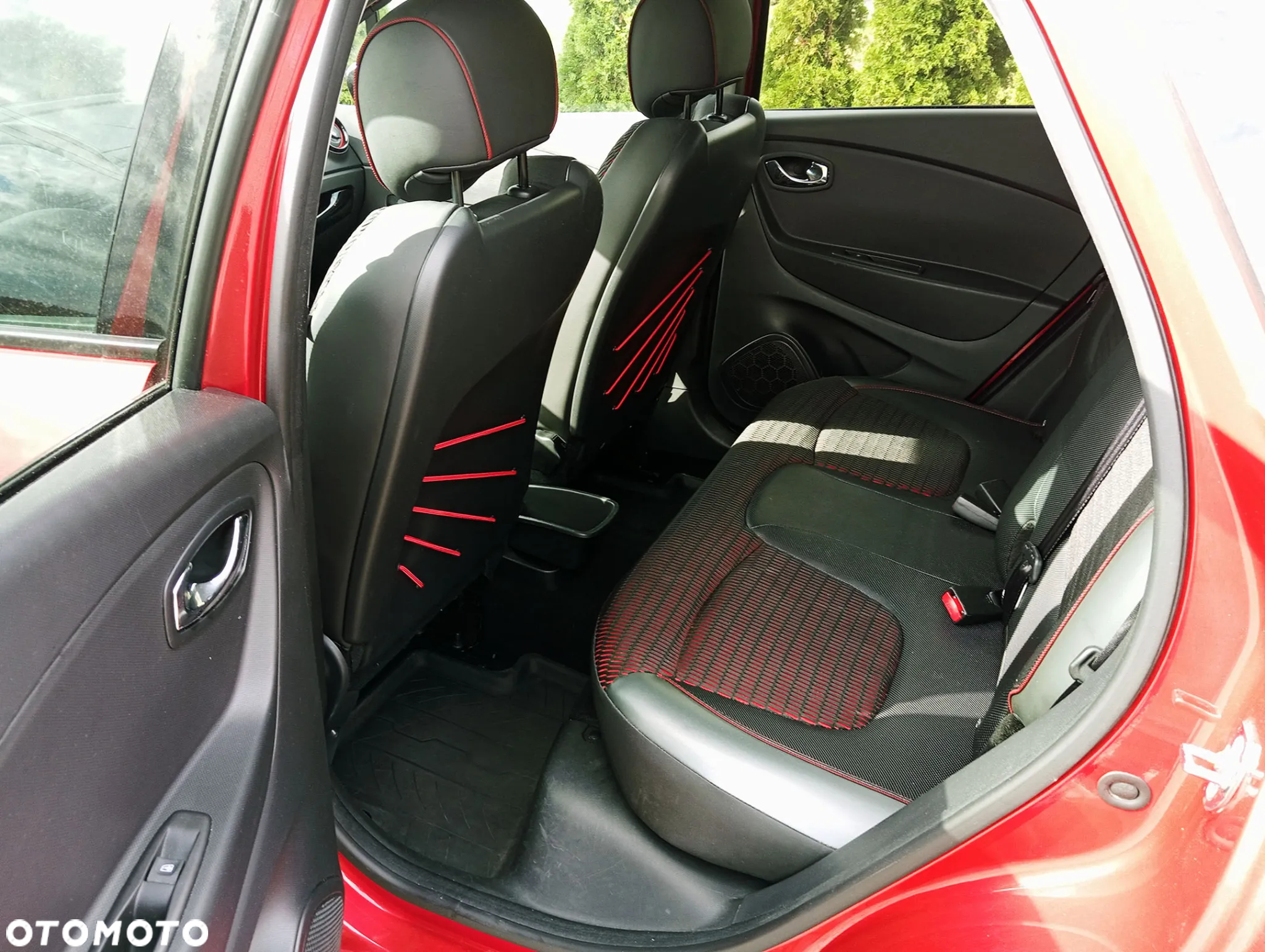 Renault Captur 0.9 Energy TCe Helly Hansen - 30