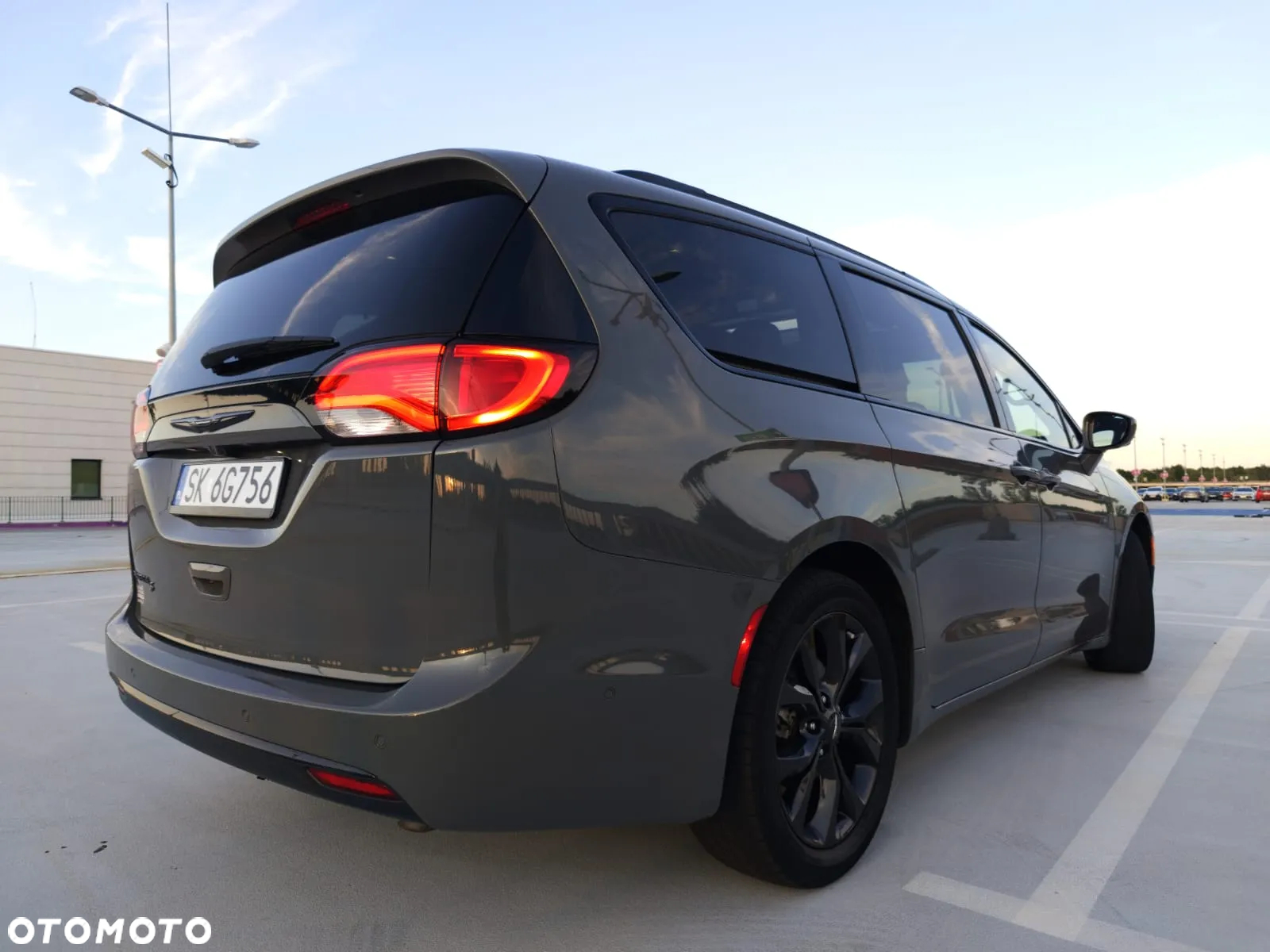 Chrysler Pacifica - 7