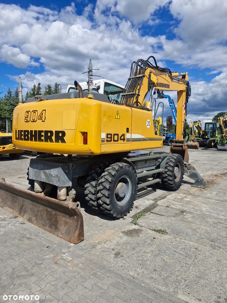 Liebherr 904C - 1