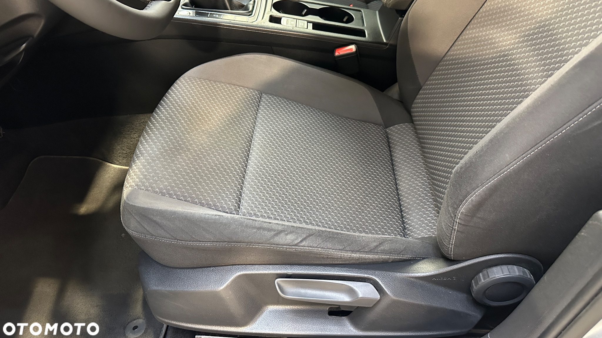Volkswagen Passat 1.4 TSI BMT ACT Comfortline - 12