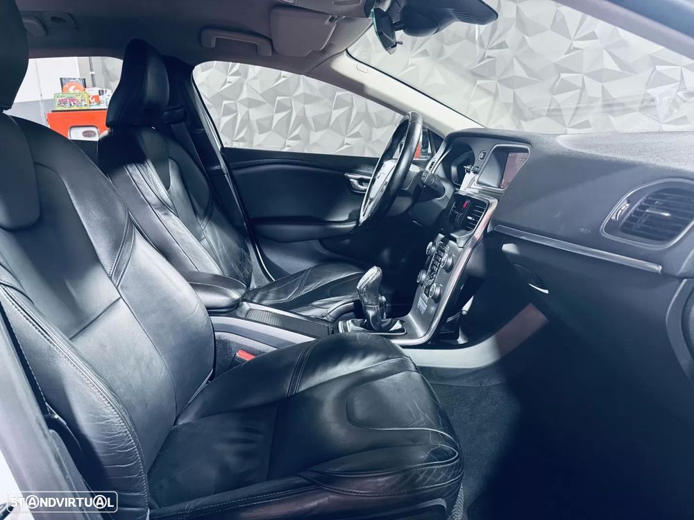 Volvo V40 1.6 D2 Momentum Eco - 16