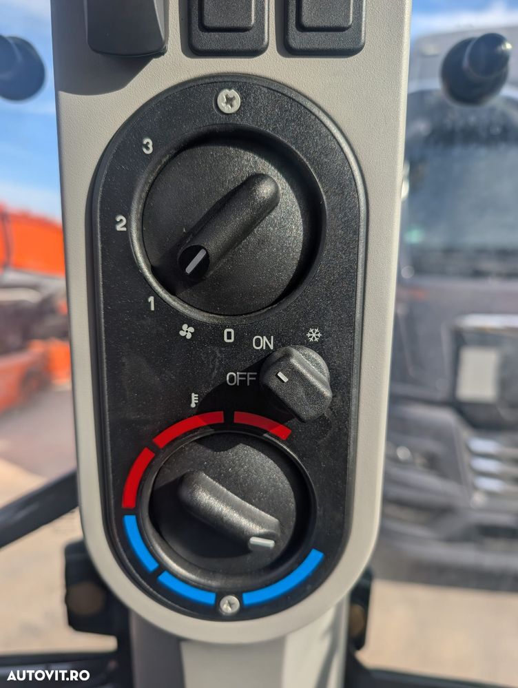 New Holland B115D, ROTI EGALE, FULL OPTION, Masa operationala 10t, motor 120CP, Certificat CE, Anv MICHELIN, automata POWERSHIFT, Cupa 4x1, FURCI, brat extensibil, ins picon, posibil leasing 5 ani, -PROMOTIE 89.900 EUR+Tva - 18